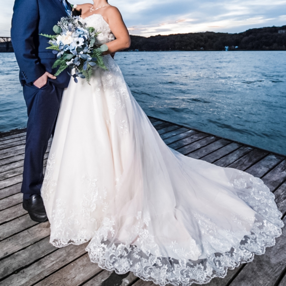 David's Bridal V3836 Vintage Rose Wedding …